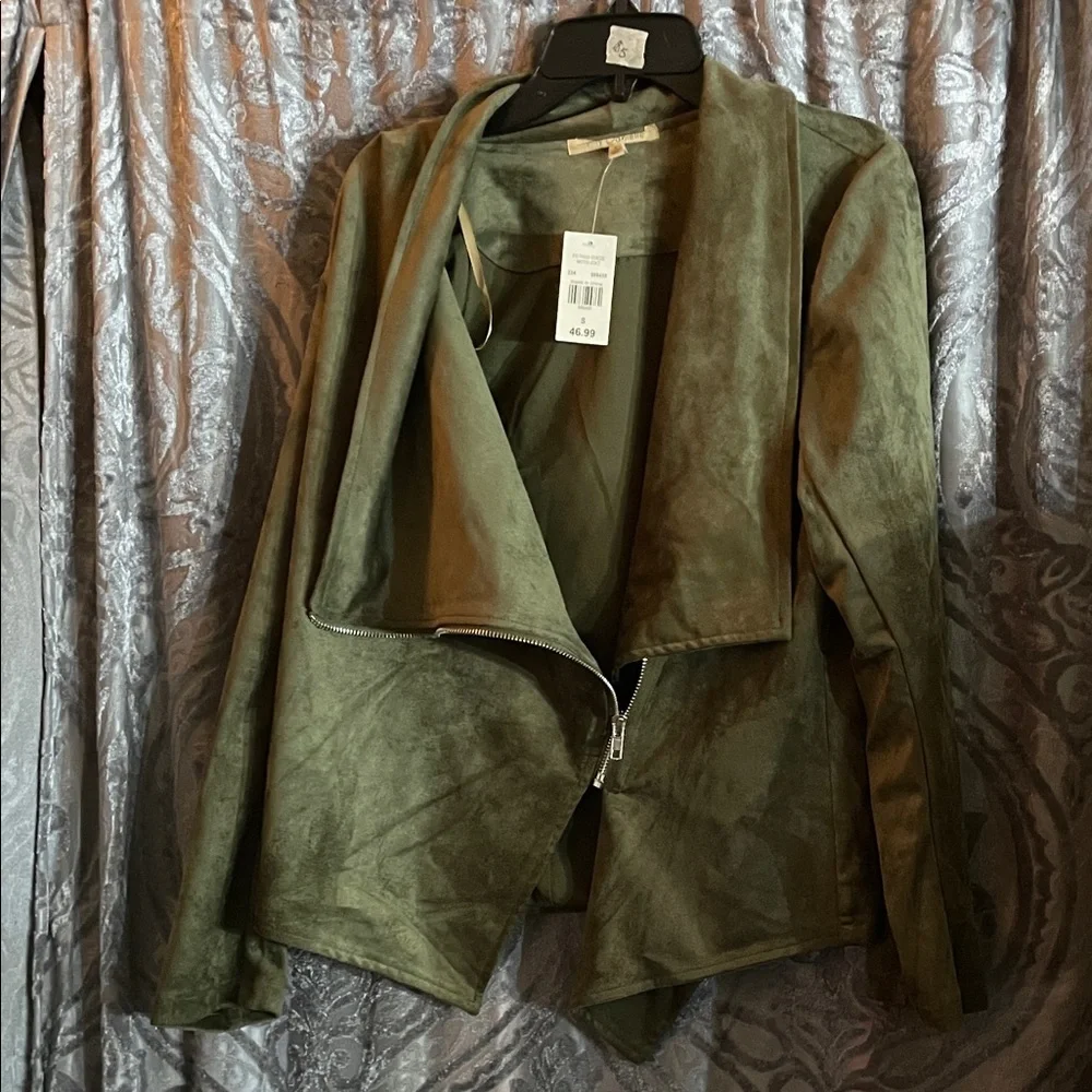 Elegant Olive Green Leather Jacket for Women - Picture 5 of 5